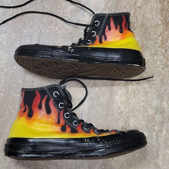 CONVERSE MENS HAND PAINTED ART FLAMES CHUCK TAYLORS SNEAKERS SIZE 5 - Picture 4 of 9